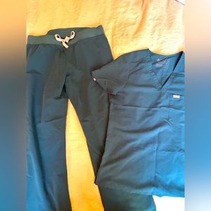 Caribbean Blue Figs Scrub Set